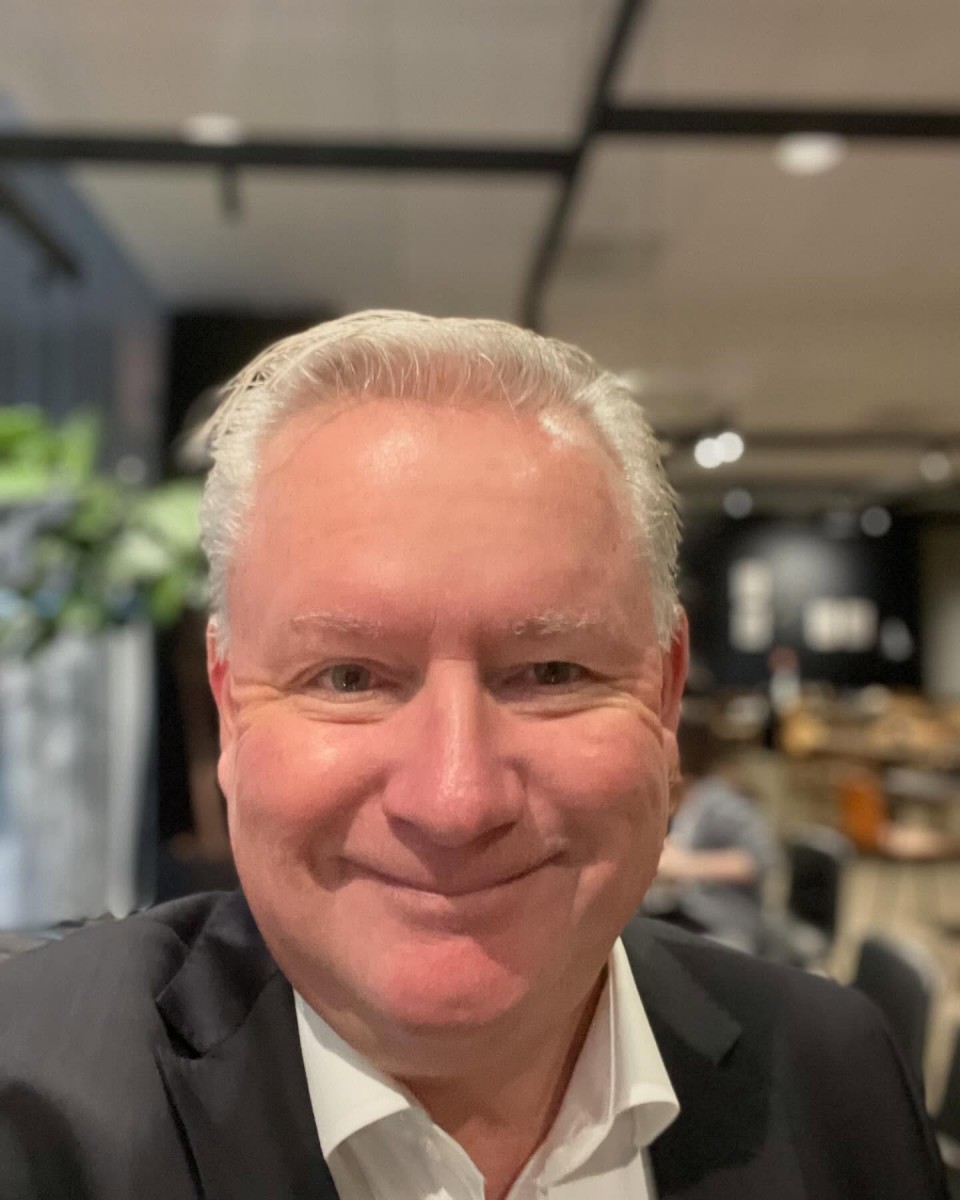 Šypsokis net jei nesi laimingas