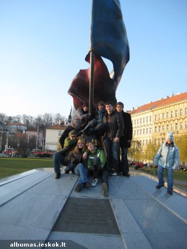 Desineje antru planu :)