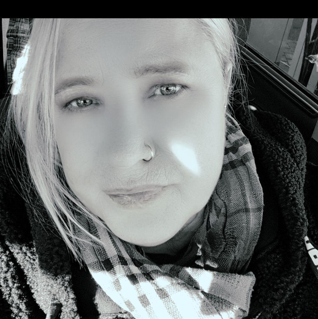 Paprastumas – tai ne trūkumas, o vertybė.Norint būti laimingu, reikia gyventi paprastai.