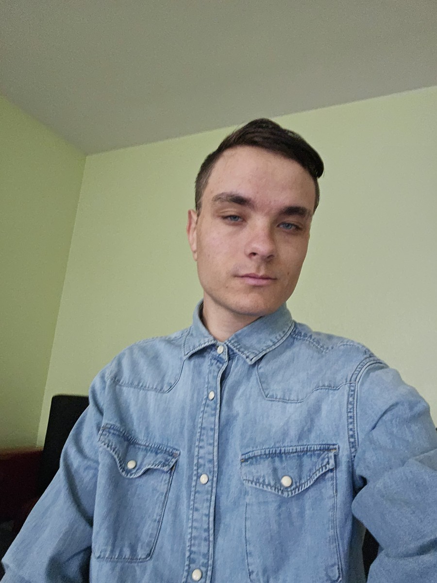Ieškau draugystės. Jei nori susidraugauti, galime Facebook'e.