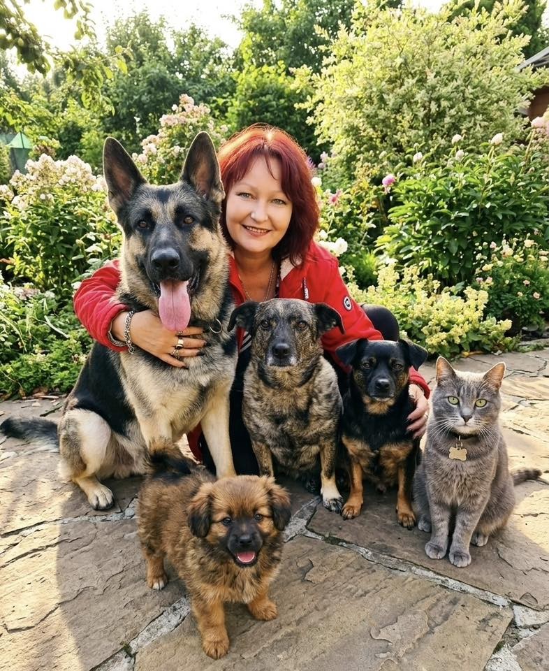 Ar ryžtųsi kuris susigyventi su tokia "šeima" ? 
Manau kad ne, na bet viltis miršta paskutinė :D